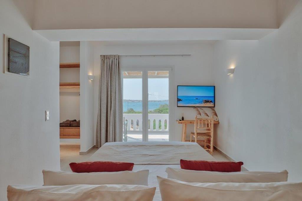 Marinatou Suites Андипарос Экстерьер фото