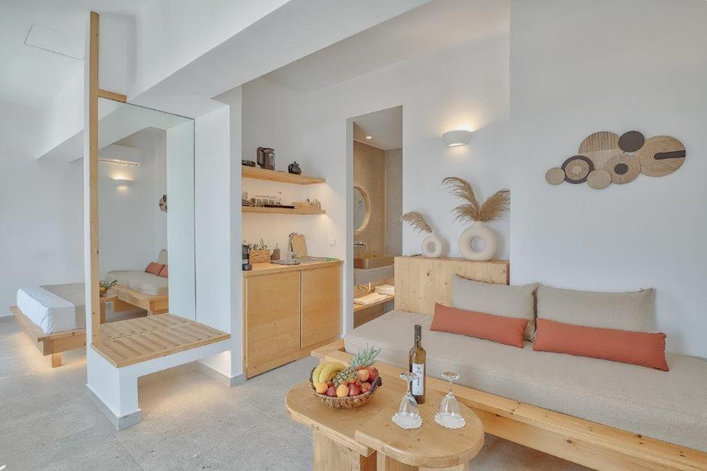 Marinatou Suites Андипарос Экстерьер фото